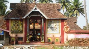 Hindu Templw and Tree of Life Kerala12.JPG