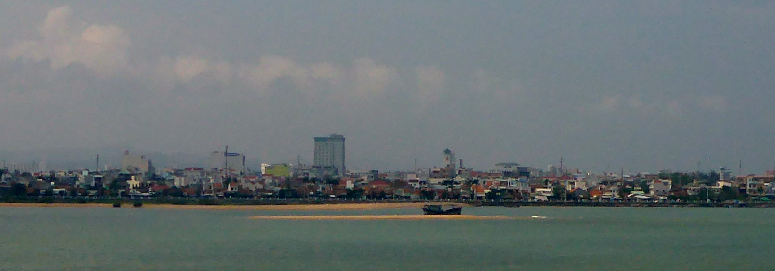 Cycling into Quy Nhon (13)